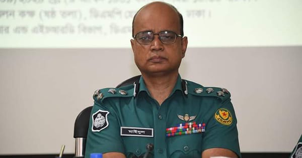 আইনের যথাযথ প্রয়োগের মাধ্যমে সমাজে শান্তি শৃঙ্খলা প্রতিষ্ঠা করতে হবে: ডিএমপি কমিশনার