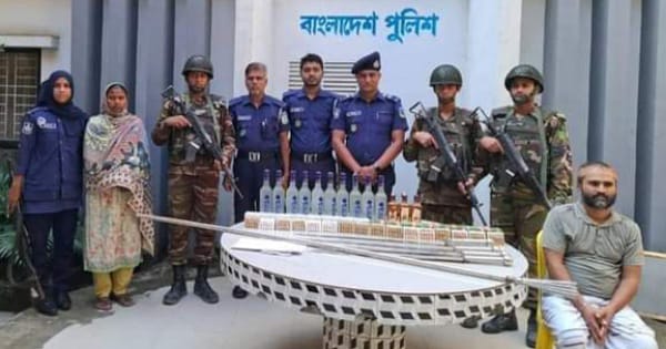 ময়মনসিংহে সেনাবাহিনী ও পুলিশের যৌথ অভিযান সন্ত্রাসী আপেল গ্রেফতার :দেশীয় অস্ত্র ও মাদক উদ্ধার