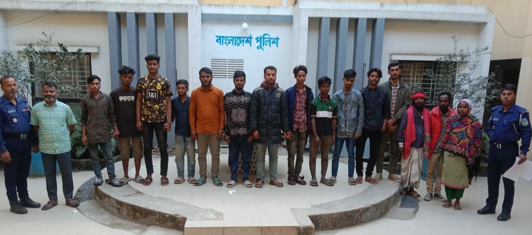 ময়মনসিংহ কোতোয়ালী মডেল থানার অভিযানে গ্রেফতার ১১ জন