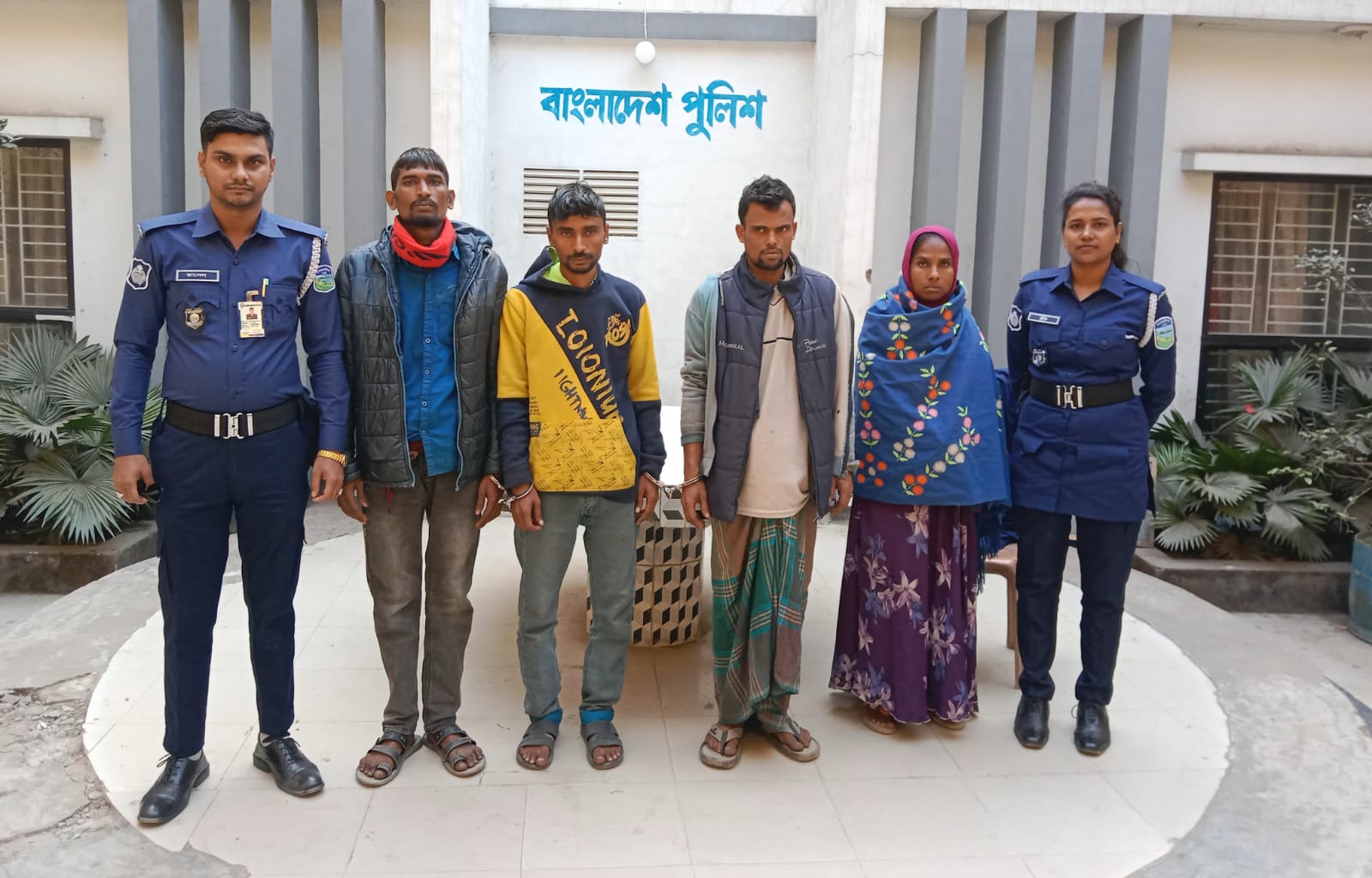 ময়মনসিংহ কোতোয়ালী মডেল থানার অভিযানে মাদক ব্যবসায়ীসহ গ্রেফতার-০৪