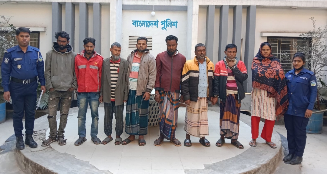 ময়মনসিংহ কোতোয়ালী মডেল থানার অভিযানে মাদক ও মার্ডার মামলার আসামিসহ গ্রেফতার ০৮ জন