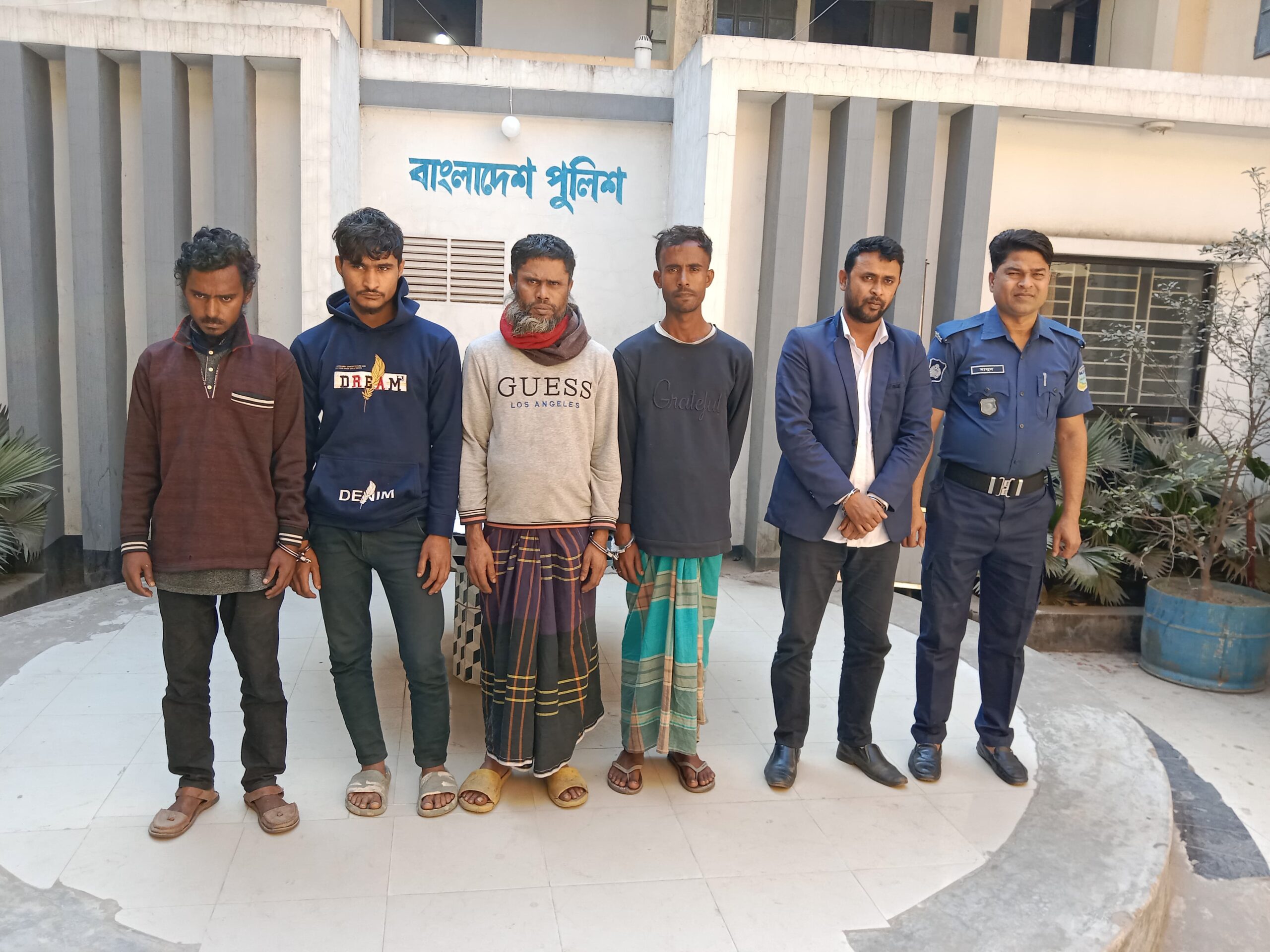 ময়মনসিংহ কোতোয়ালী মডেল থানার অভিযানে গ্রেফতার ০৫