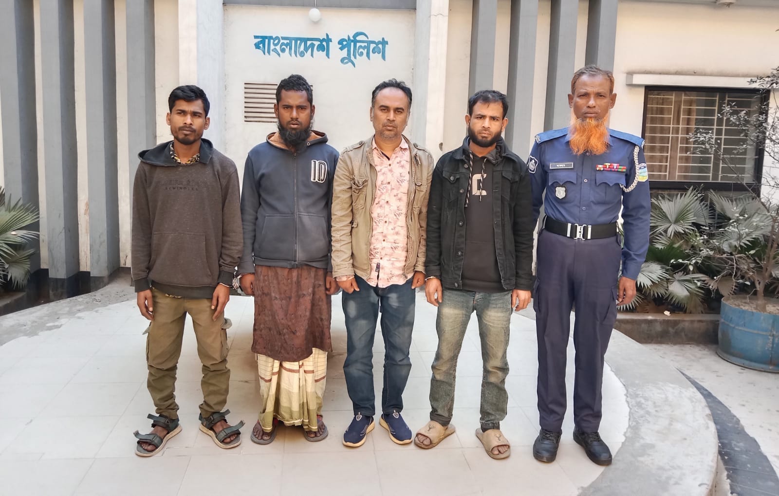 ময়মনসিংহ কোতোয়ালী মডেল থানার অভিযানে অপহরণ মামলার আসামীসহ গ্রেফতার ০৫ জন