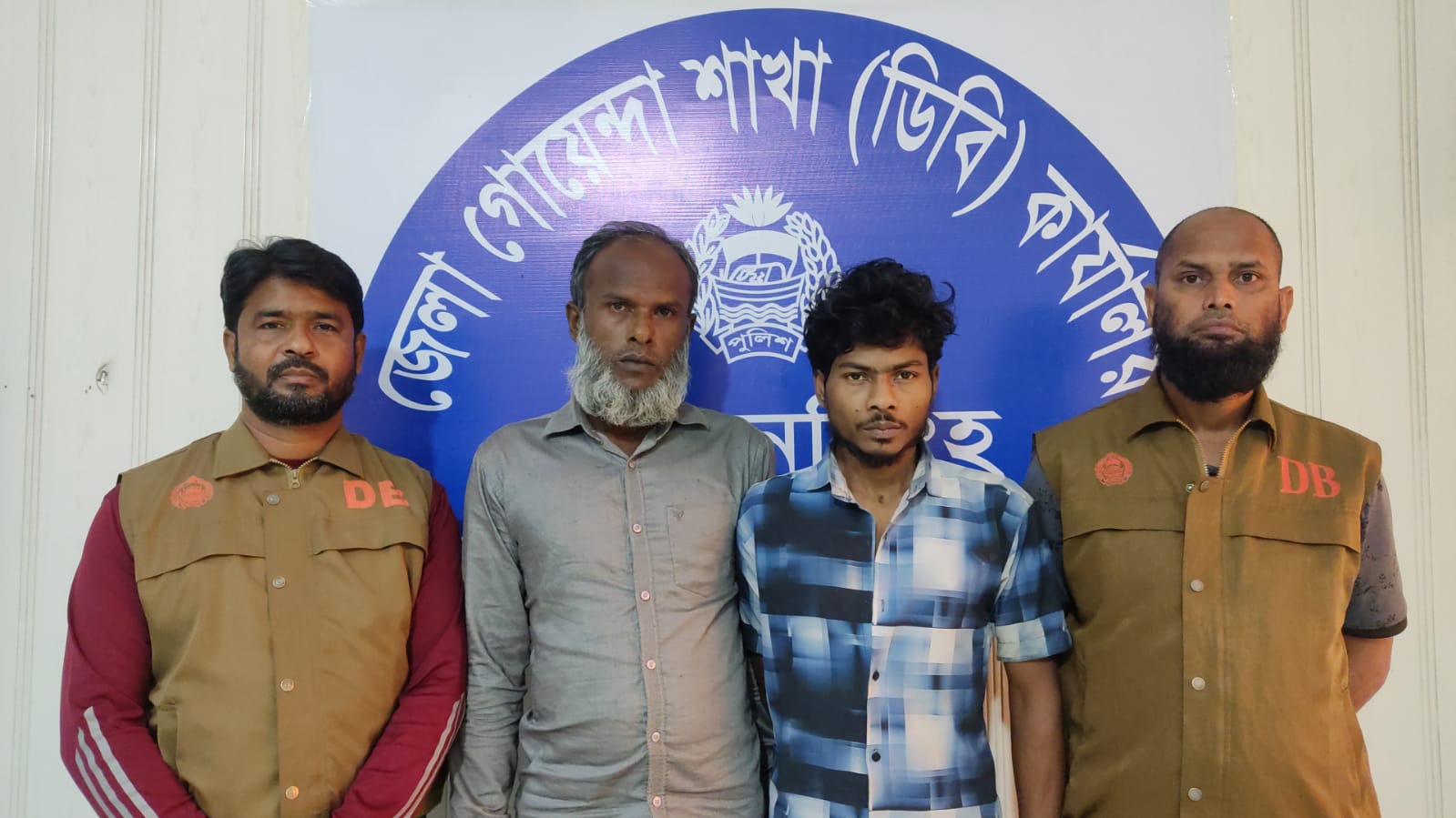 ময়মনসিংহ ডিবি পুলিশের অভিযানে ১১ গ্রাম হেরোইন ও ৯০ পিস ট্যাপেন্টাডল ট্যাবলেটসহ গ্রেফতার ০২ জন