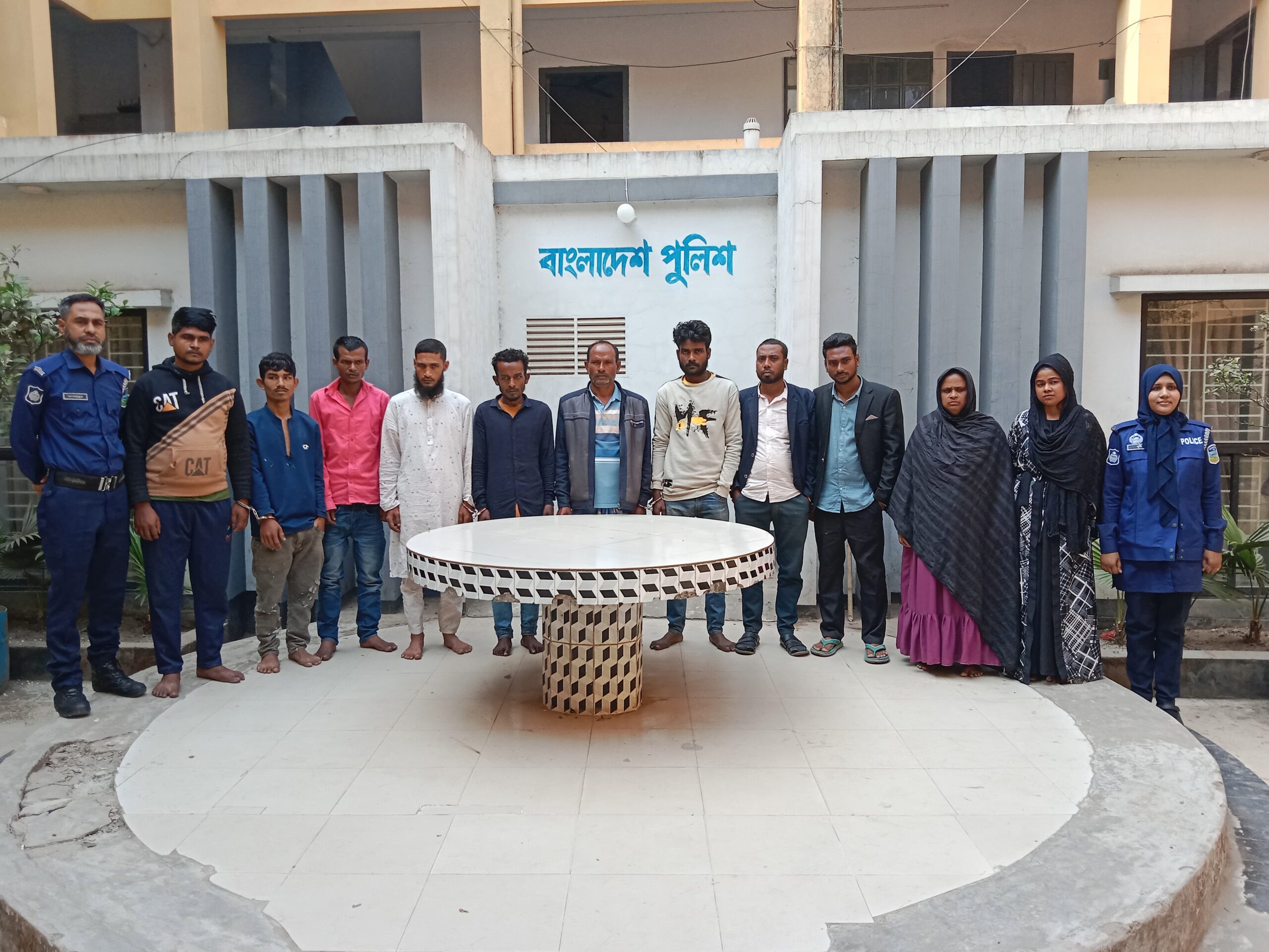 ময়মনসিংহ কোতোয়ালী পুলিশের অভিযানে গ্রেফতার-১১