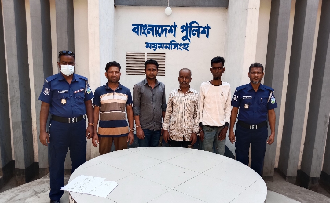 ময়মনসিংহ কোতোয়ালী পুলিশের পৃথক পৃথক অভিযানে বিভিন্ন মামলার আসামীসহ গ্রেফতার-৪