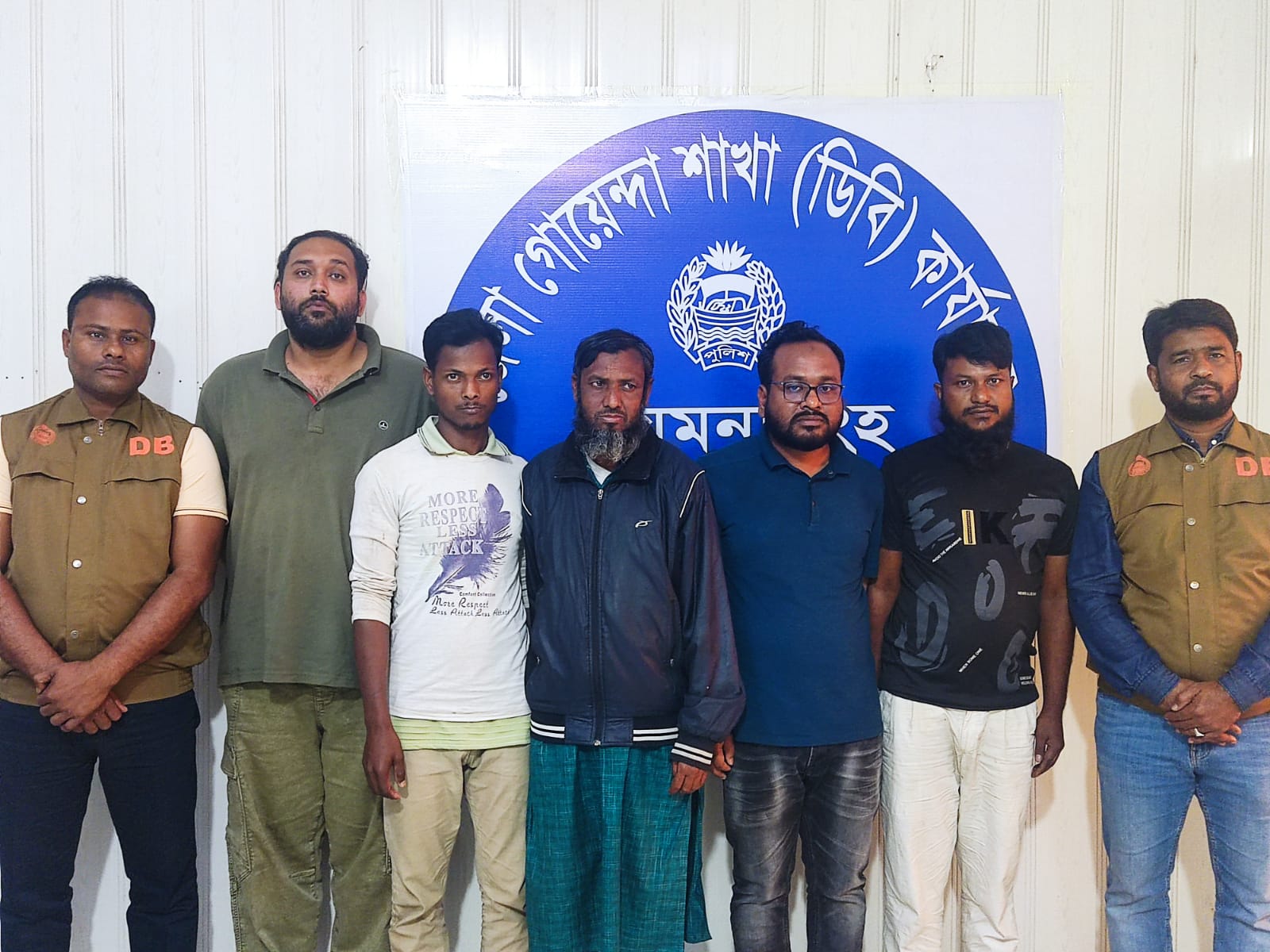 ময়মনসিংহ ডিবি পুলিশের অভিযানে গর্ভফুল ক্রয়-বিক্রয় চক্রের ৫ সদস্য গ্রেফতার