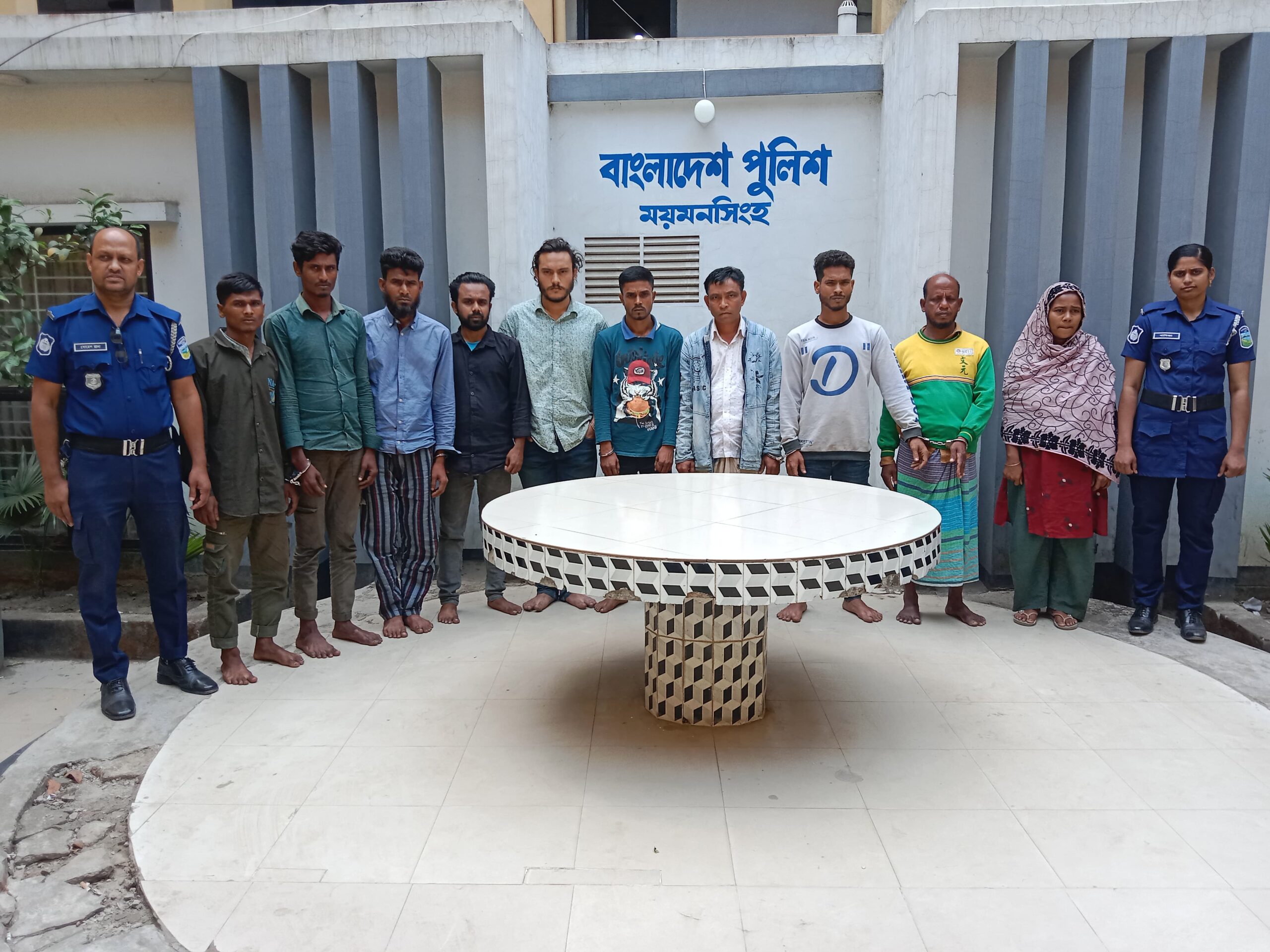 ময়মনসিংহ কোতোয়ালী পুলিশের পৃথক পৃথক অভিযানে চুরি ও মাদক মামলার আসামীসহ গ্রেফতার-১০