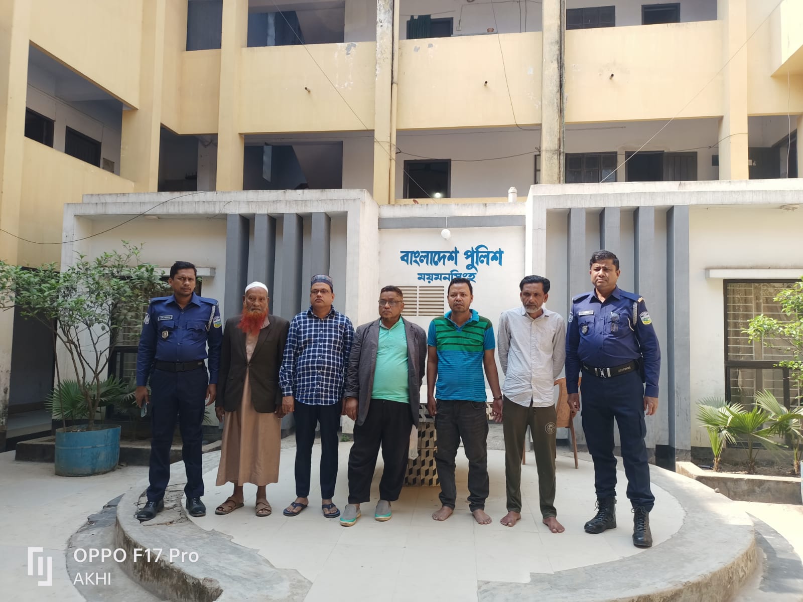 ময়মনসিংহ কোতোয়ালী পুলিশের অভিযানে সাবেক প্যানেল মেয়র ও আওয়ামীলীগ নেতাসহ গ্রেফতার-৫