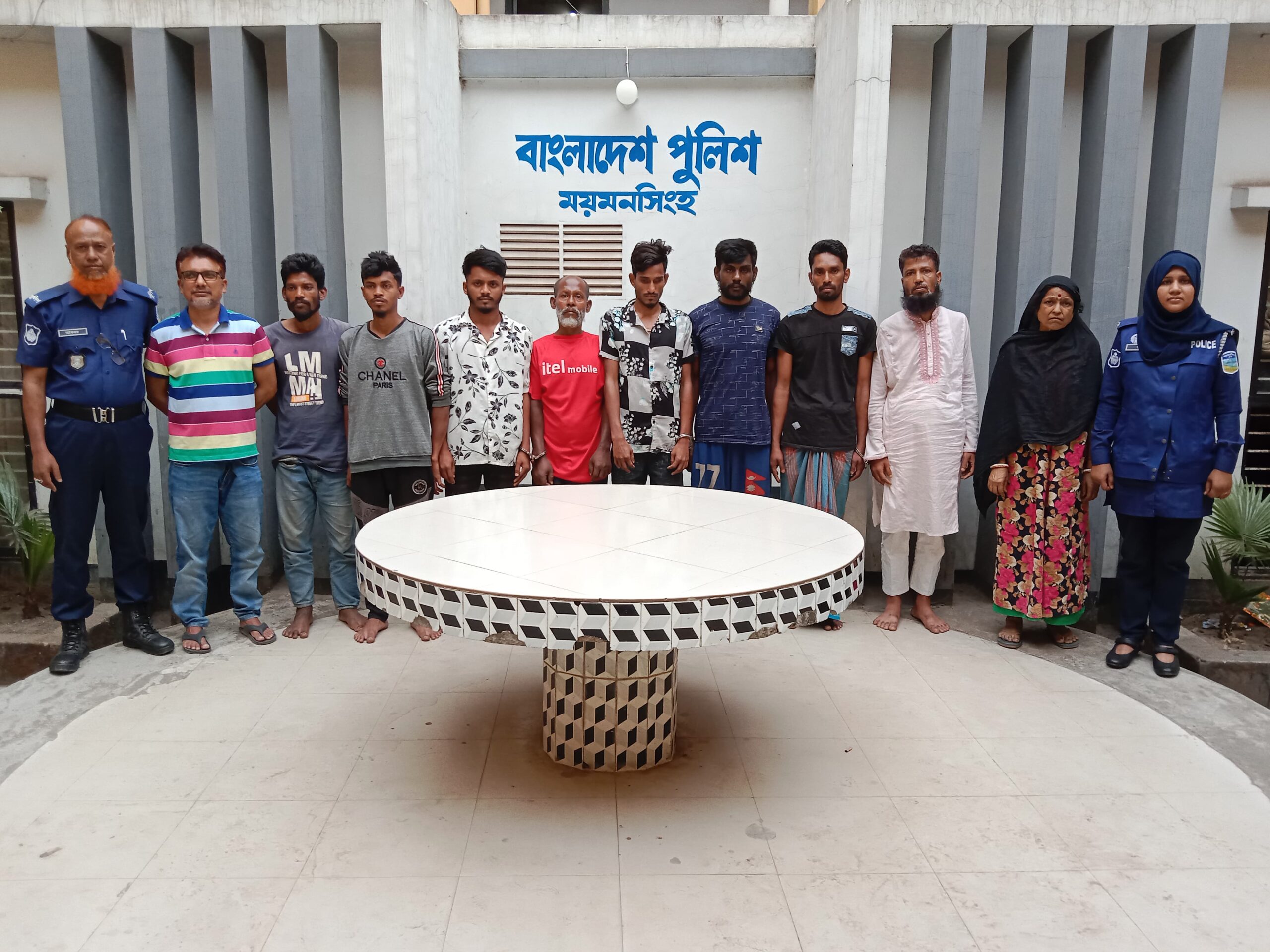 ময়মনসিংহ কোতোয়ালী পুলিশের অভিযানে আওয়ামীলীগ, ছাত্রলীগসহ আসামী গ্রেফতার-১৪
