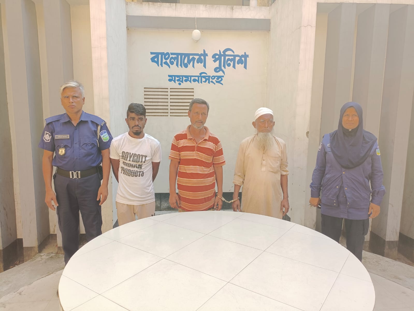 ময়মনসিংহ কোতোয়ালী পুলিশের অভিযানে আওয়ামীলীগ সমর্থকসহ গ্রেফতার-৩