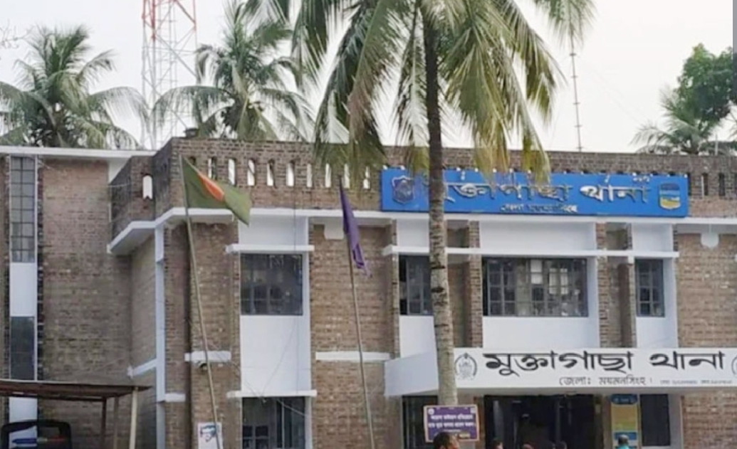 মুক্তাগাছায় দুর্ধর্ষ ডাকাতি, ককটেল বিস্ফোরণ পুলিশের দাবী অন্যকিছু