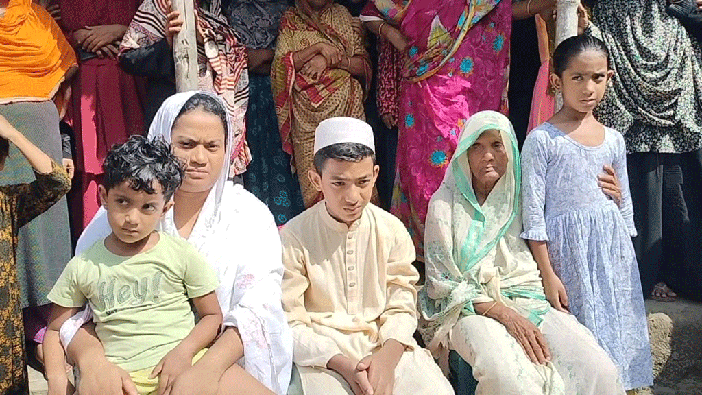 ফায়ার ফাইটার শামীমের দাফন সম্পন্ন, তিন সন্তান নিয়ে দুশ্চিন্তায় স্ত্রী