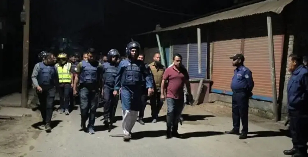 ময়মনসিংহে তুচ্ছ ঘটনায় সংঘর্ষ, পাঁচ পুলিশসহ আহত অন্তত ১৫