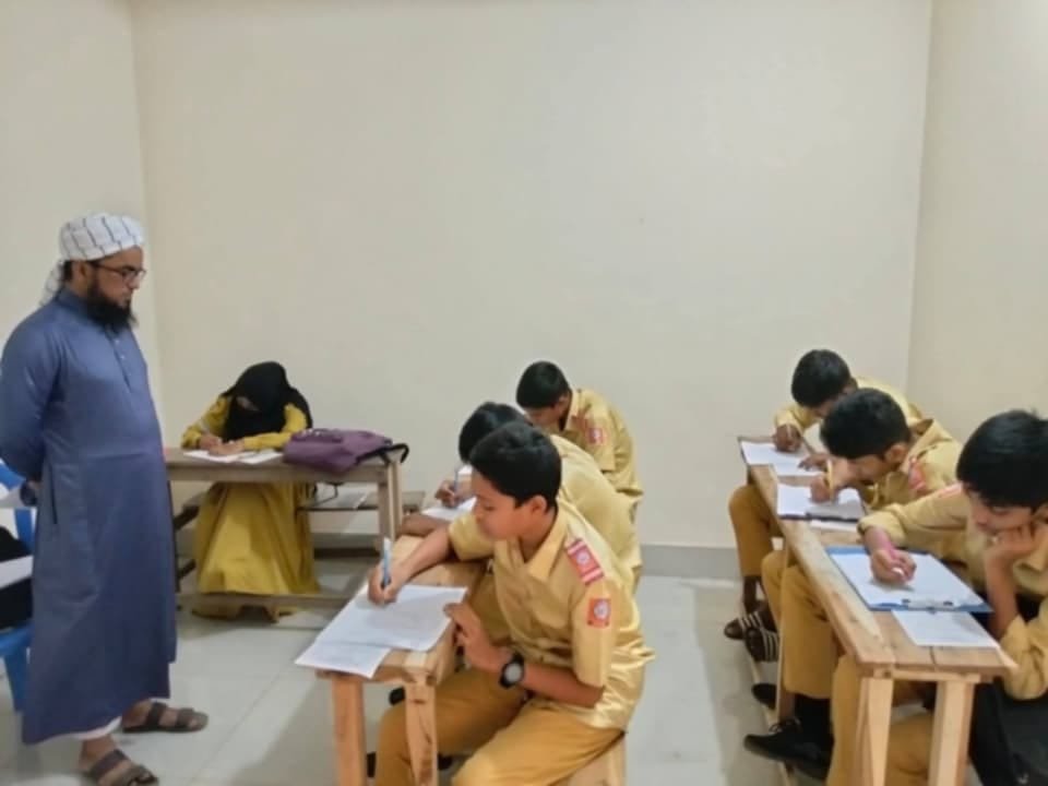 কর্মঘণ্টায় প্রাইভেট প্রতিষ্ঠানে যুক্ত থাকার অভিযোগ গফরগাঁও সরকারি কলেজ শিক্ষকের বিরুদ্ধে